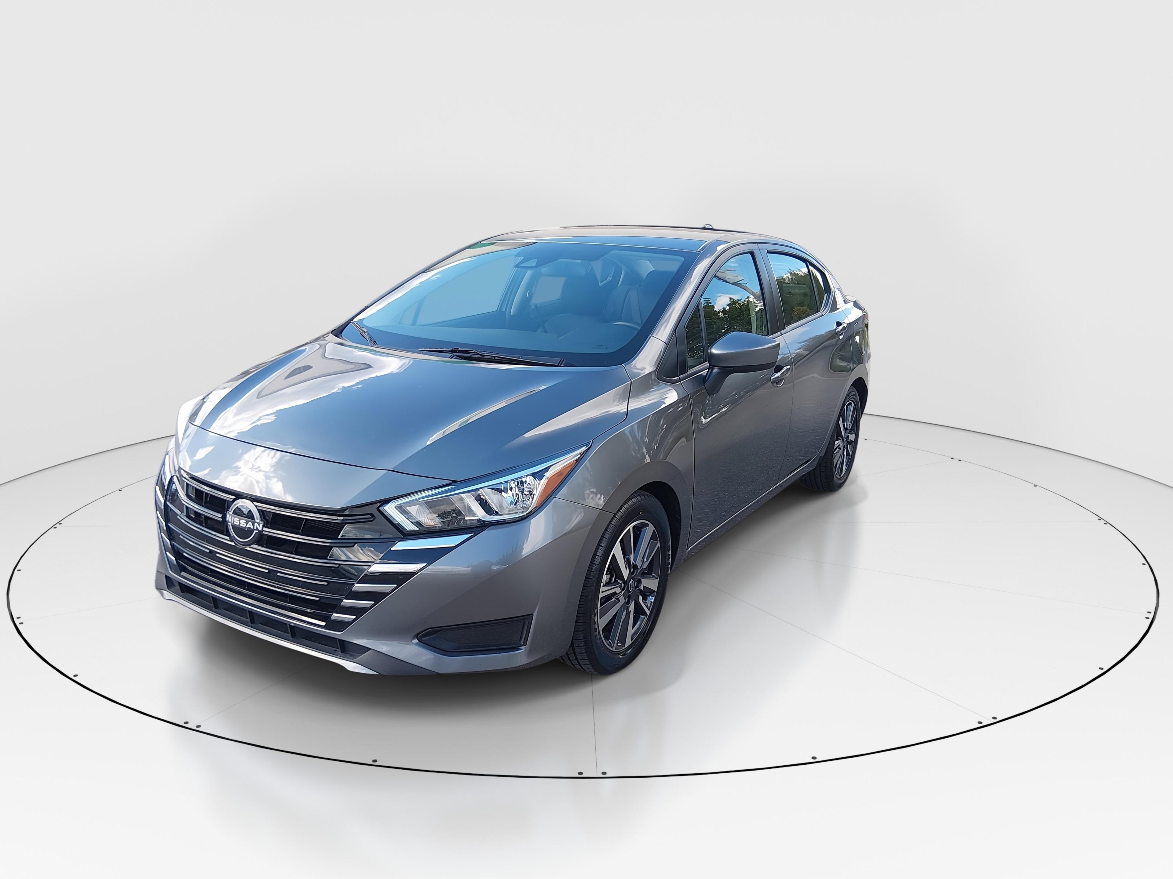 Nissan Versa Sv Cvt - Thumbnail 3