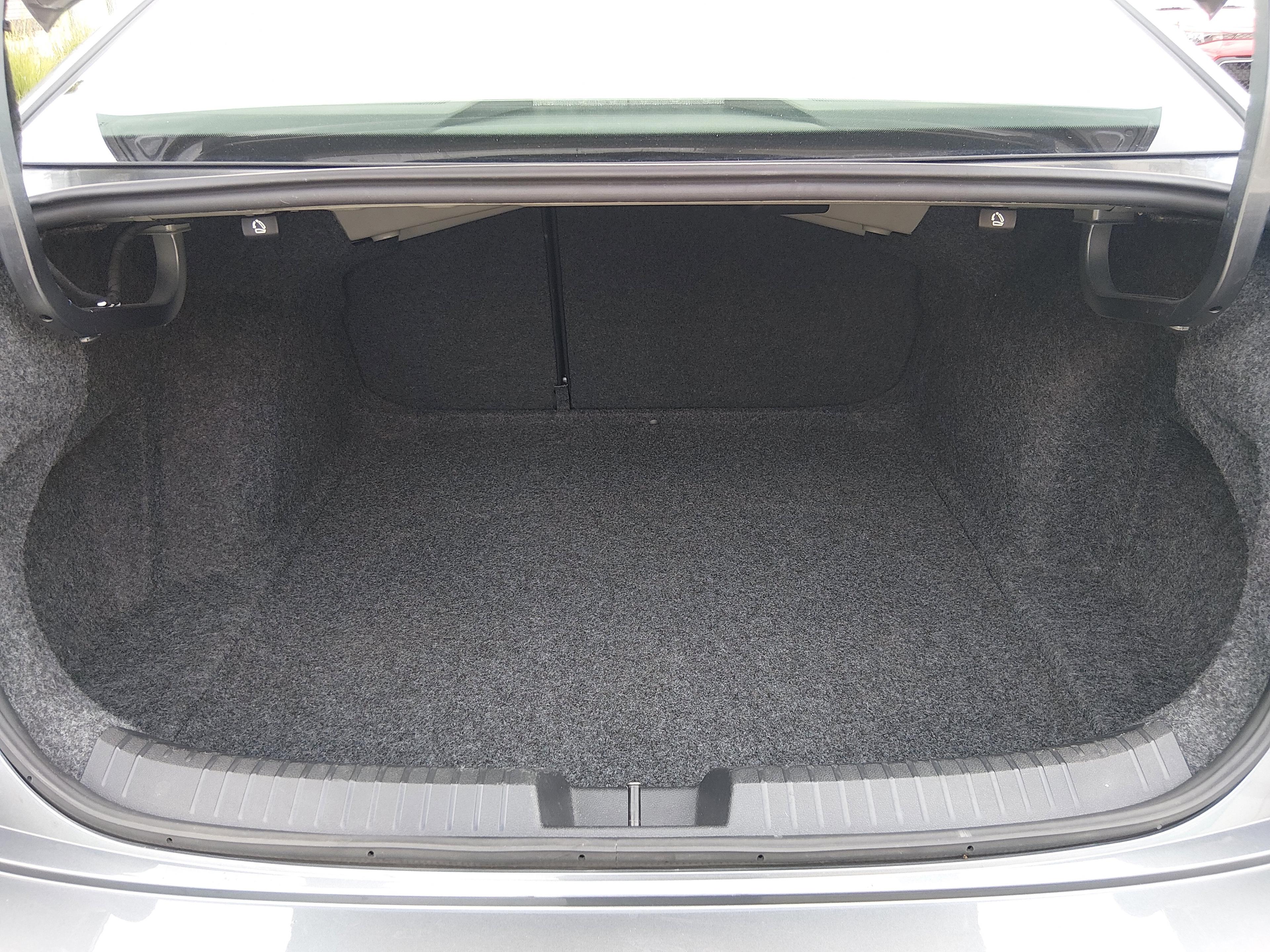 Volkswagen Jetta S Auto - Thumbnail 11