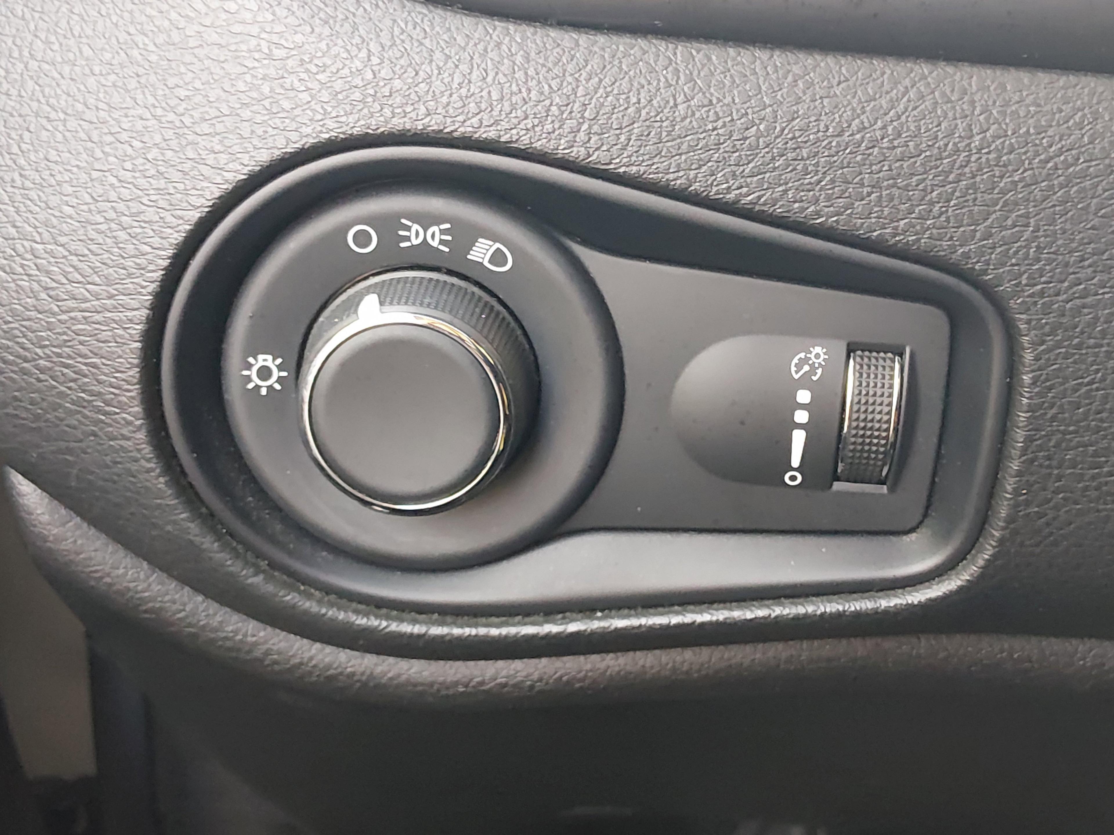 Jeep Renegade Latitude 4X4 - Thumbnail 13