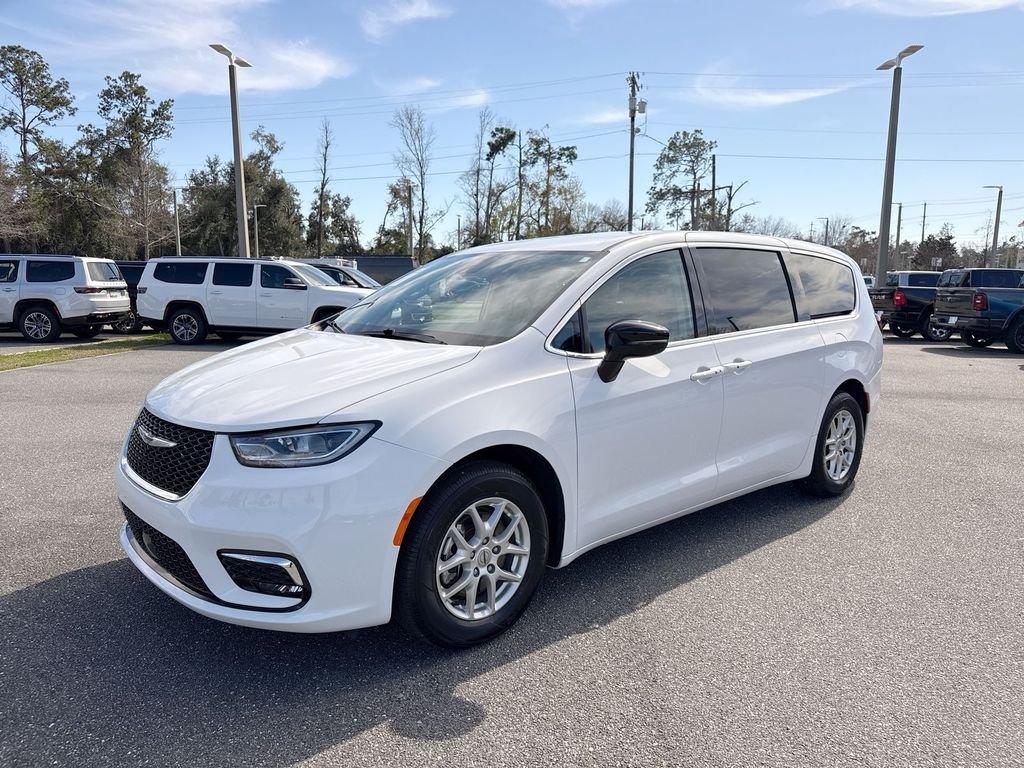 Chrysler Pacifica Touring L - Thumbnail 8