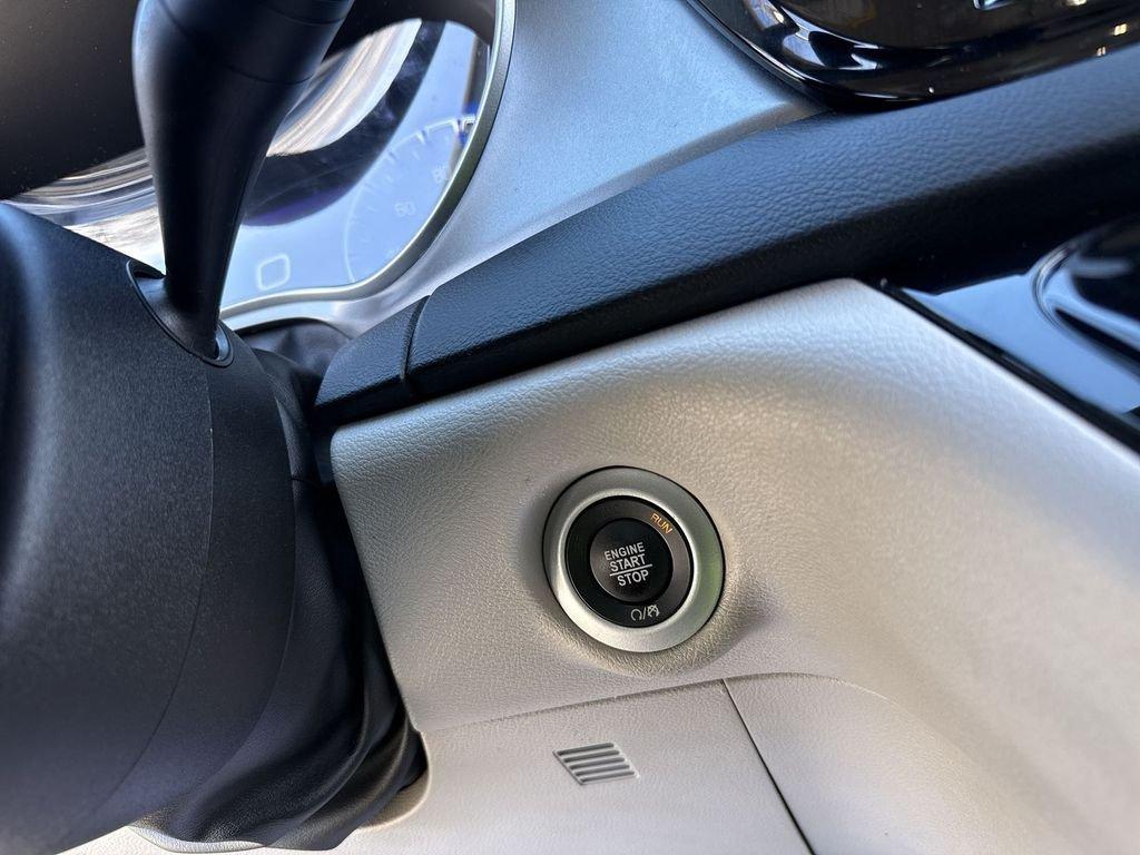 Chrysler Pacifica Touring L - Thumbnail 15