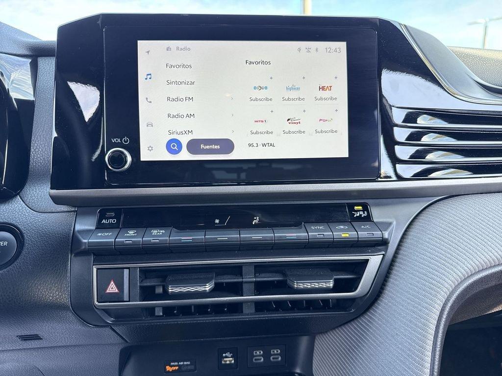 Toyota Camry Se - Thumbnail 17