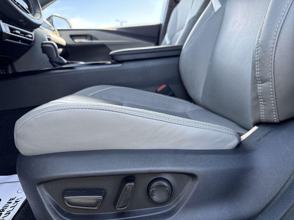 Toyota Camry Se - Thumbnail 10