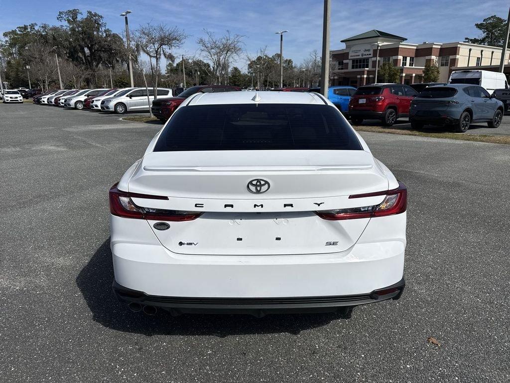 Toyota Camry Se - Thumbnail 5