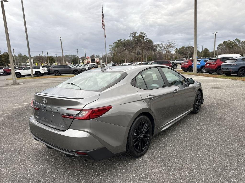 Toyota Camry Se - Thumbnail 4