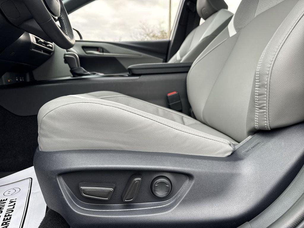 Toyota Camry Se - Thumbnail 13