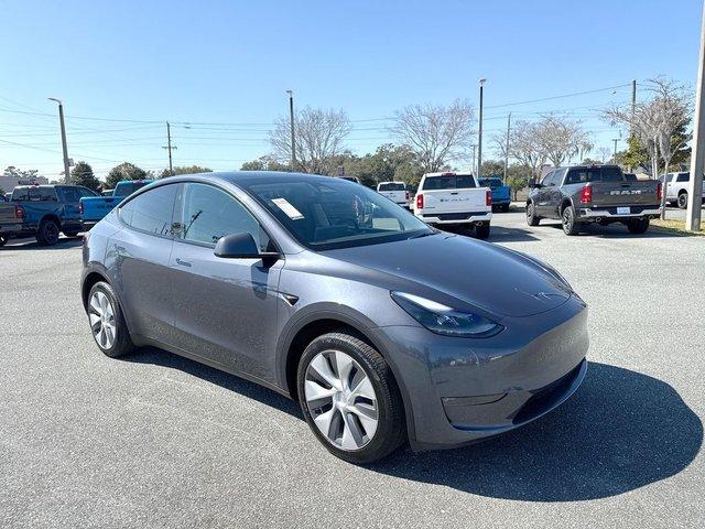 Tesla Model Y Long Range - View 1
