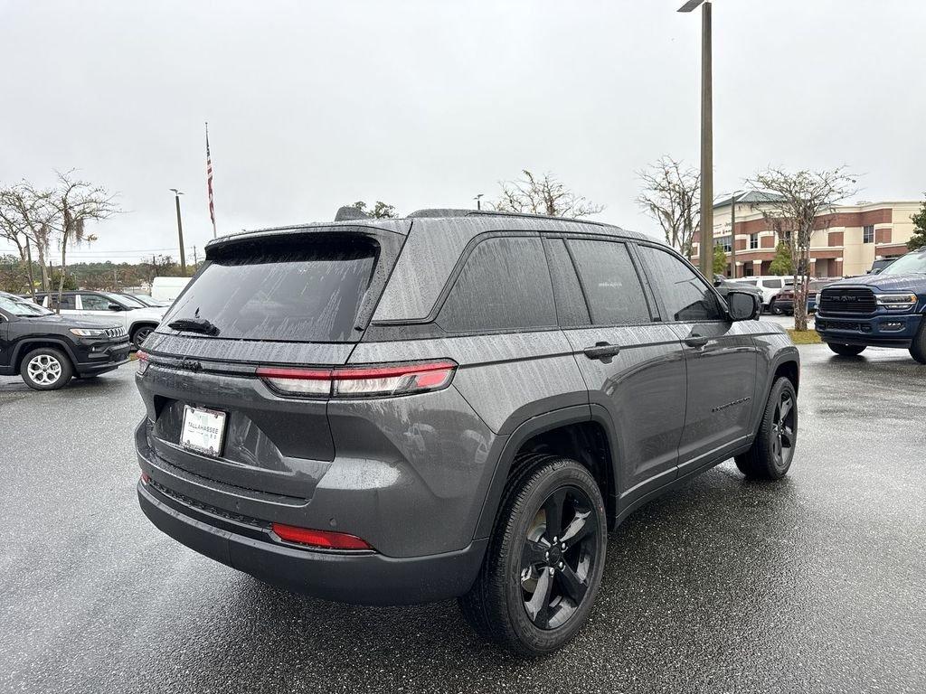 Jeep Grand Cherokee Altitude 4X4 - Thumbnail 4