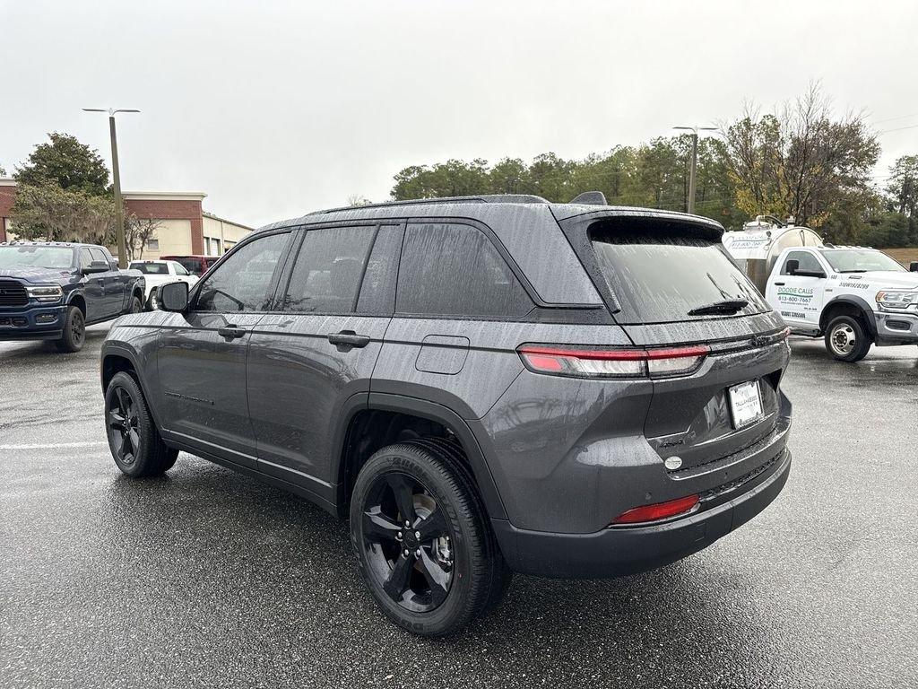 Jeep Grand Cherokee Altitude 4X4 - Thumbnail 6