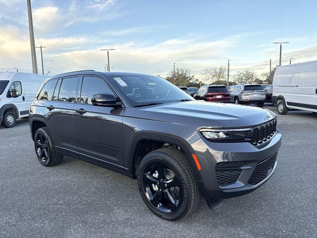 Jeep Grand Cherokee Altitude X 4X4 - Thumbnail 2