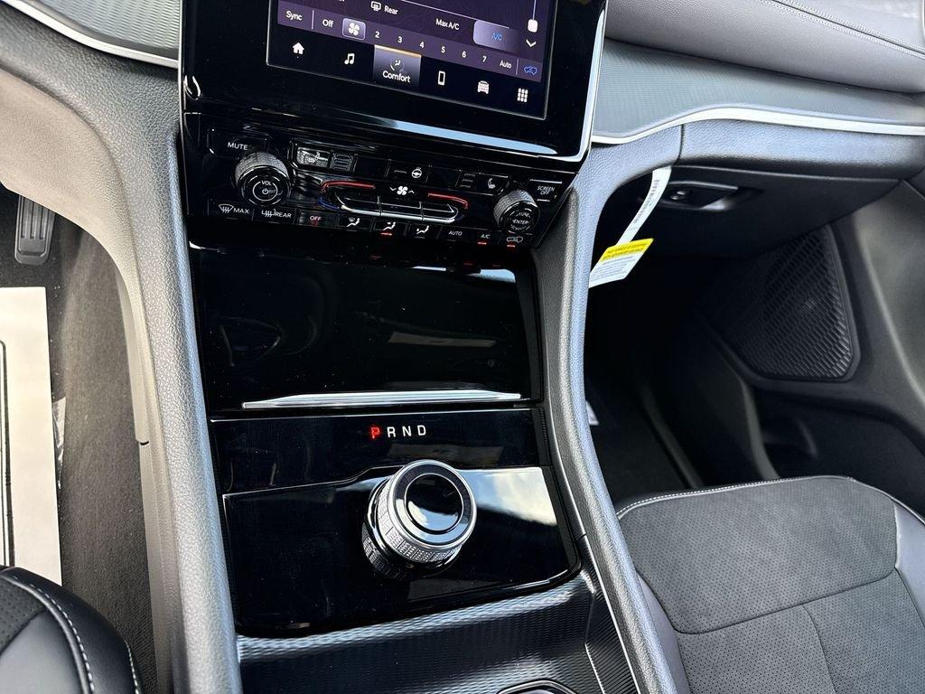 Jeep Grand Cherokee Altitude X 4X4 - Thumbnail 19