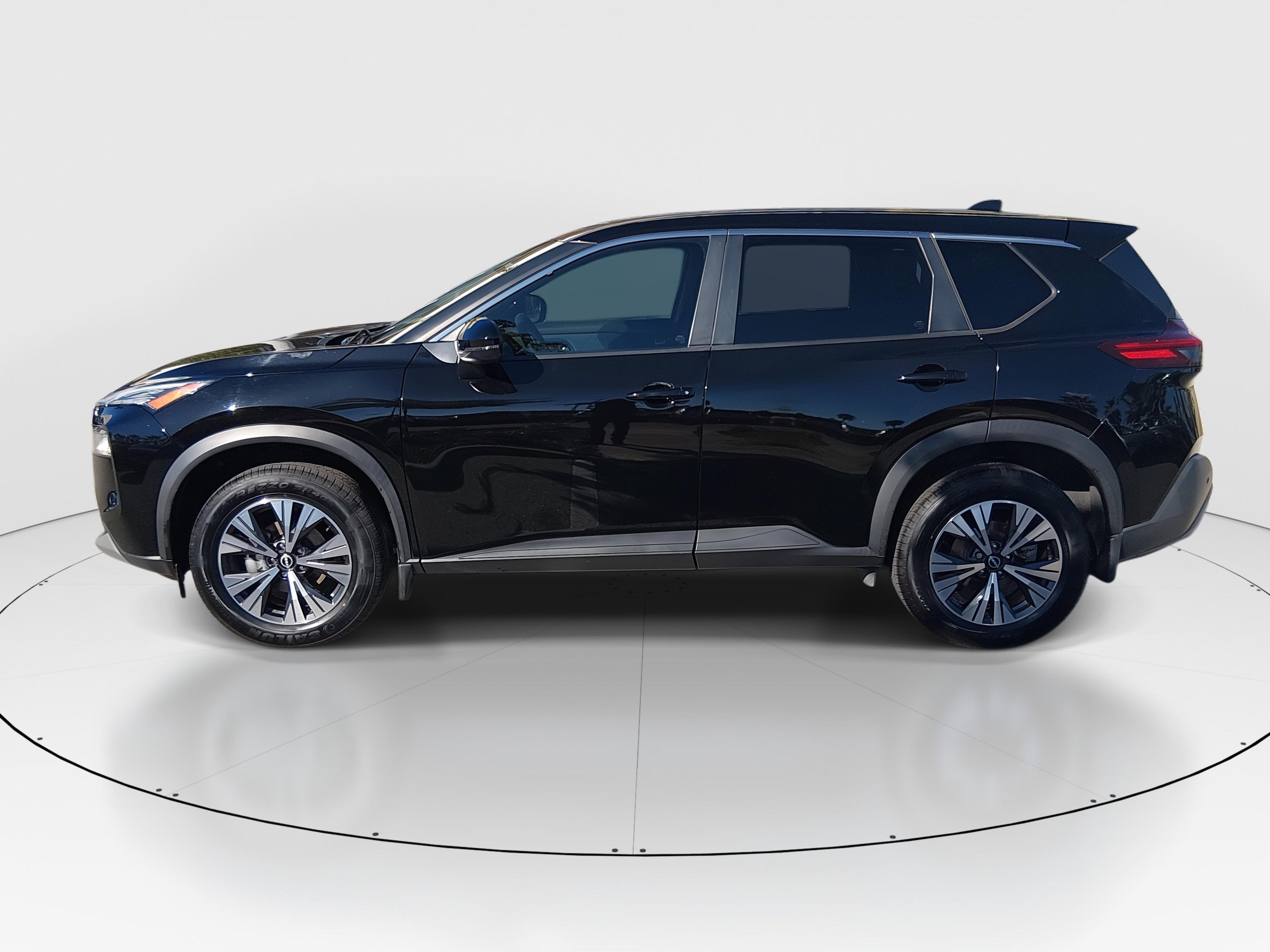 Nissan Rogue - Thumbnail 4
