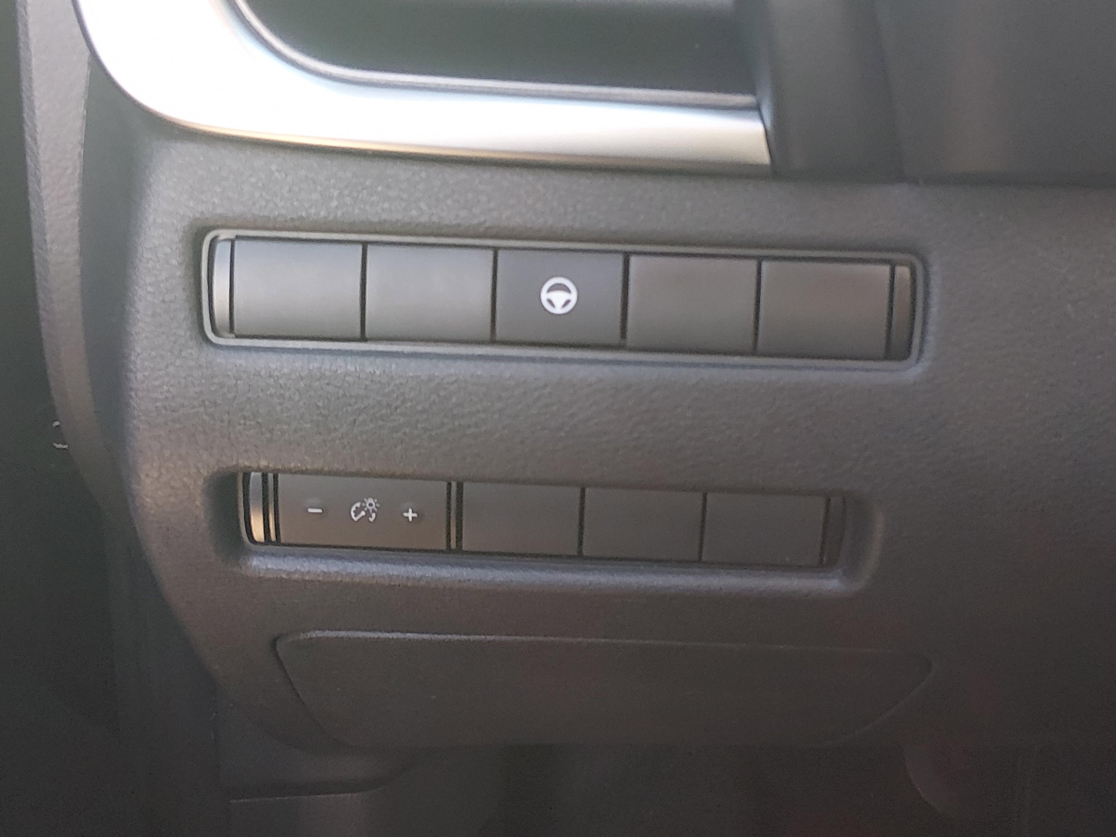 Nissan Rogue - Thumbnail 13