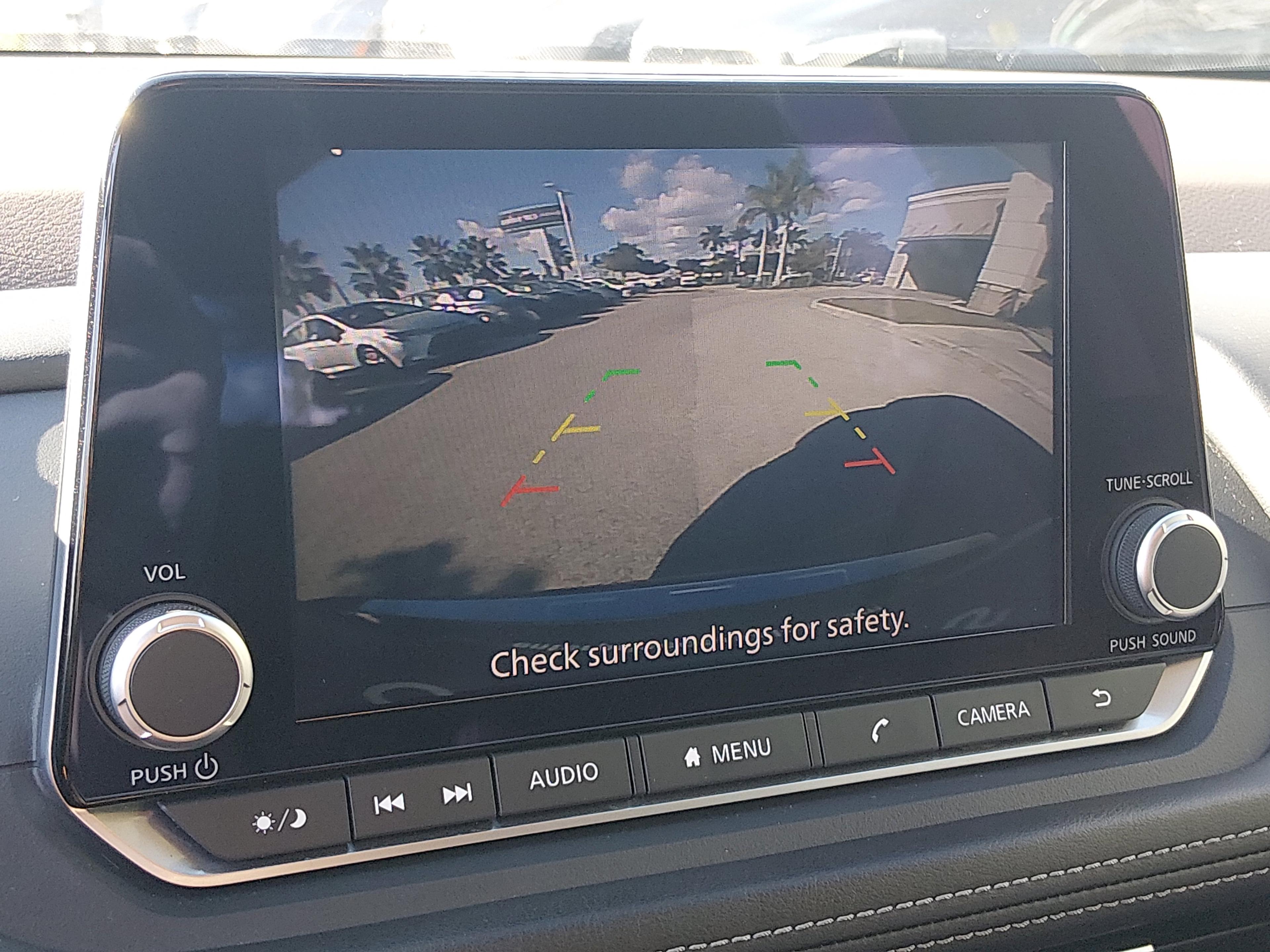 Nissan Rogue - Thumbnail 16