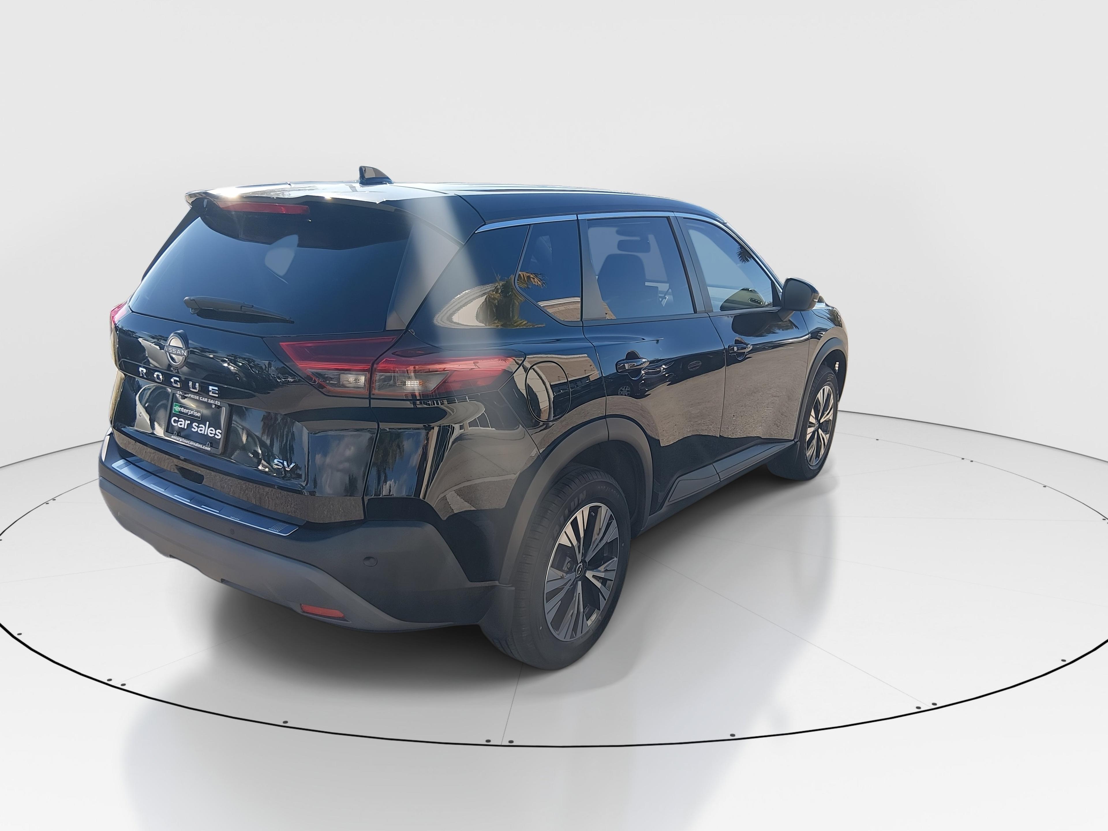 Nissan Rogue - Thumbnail 7