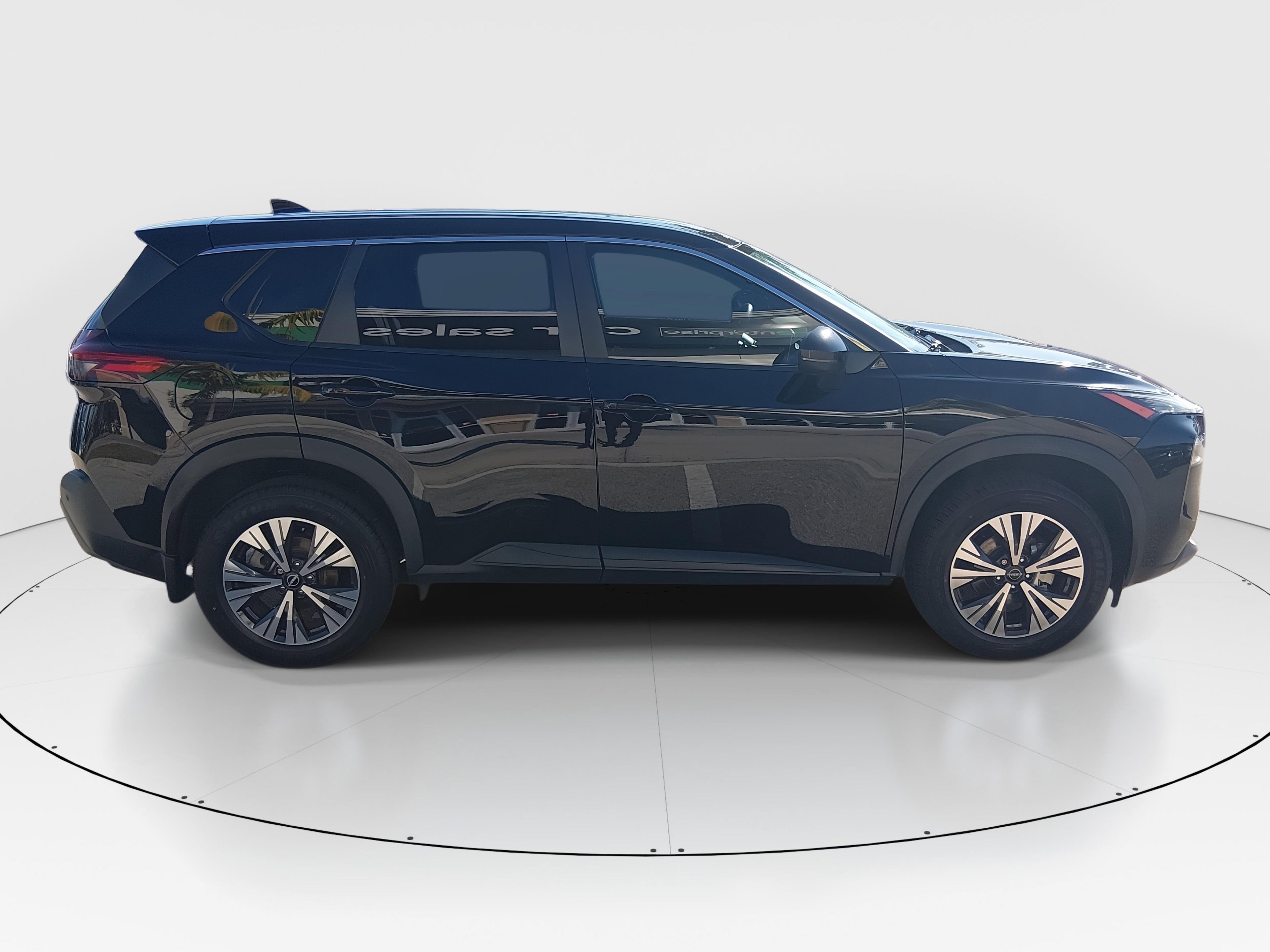 Nissan Rogue - Thumbnail 8