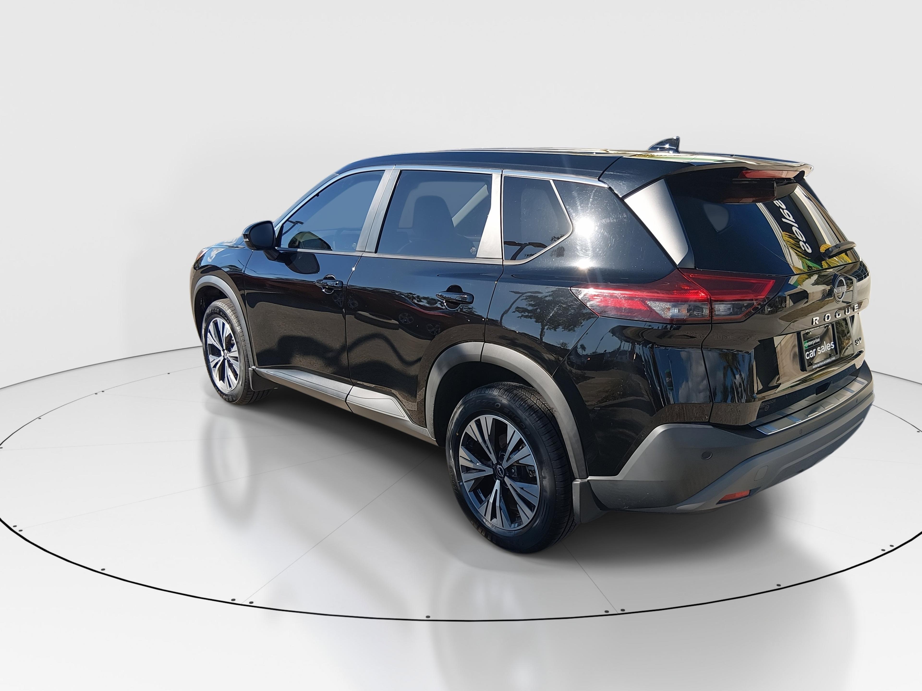Nissan Rogue - Thumbnail 5
