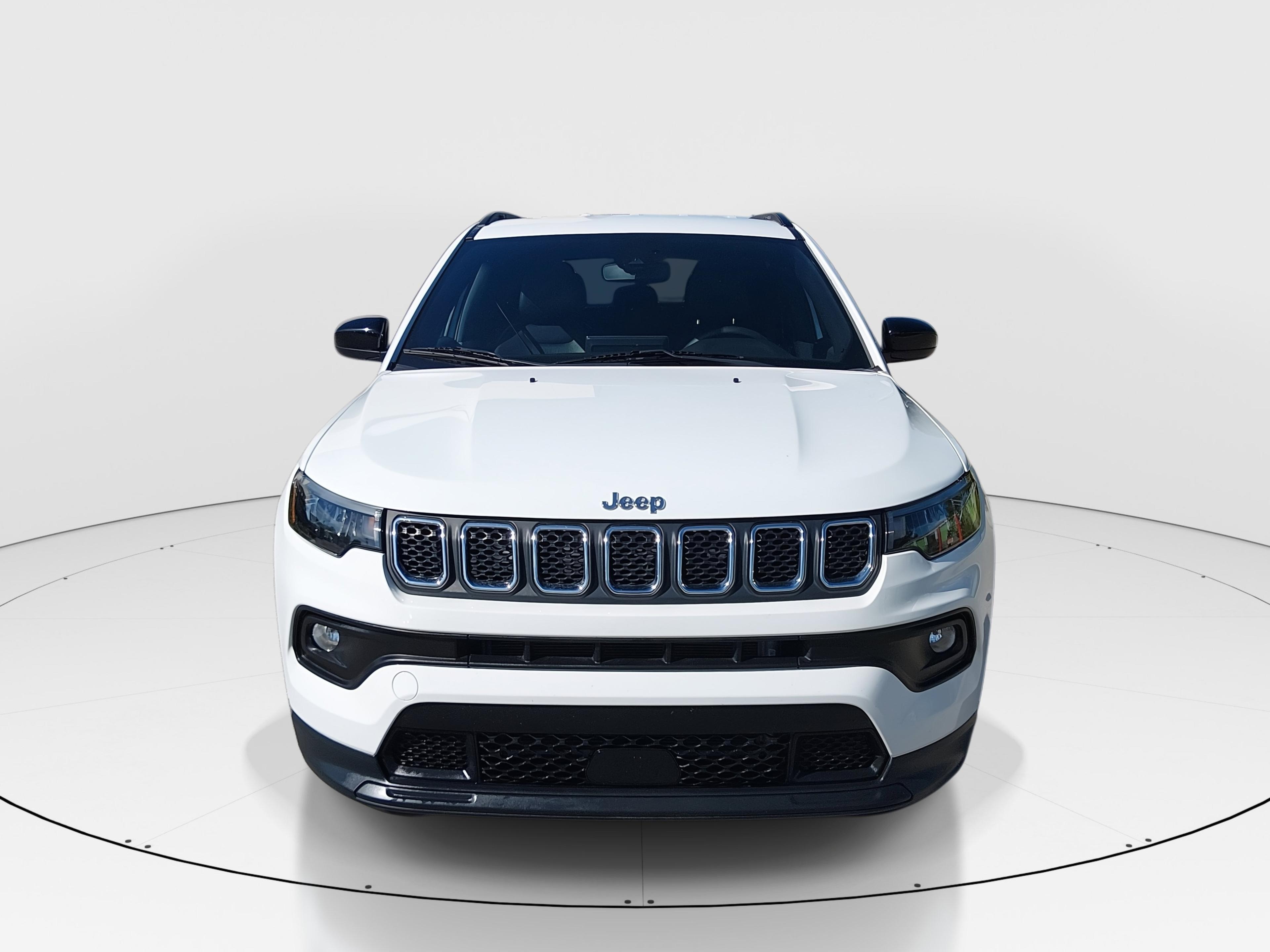 Jeep Compass Latitude 4X4 - Thumbnail 2