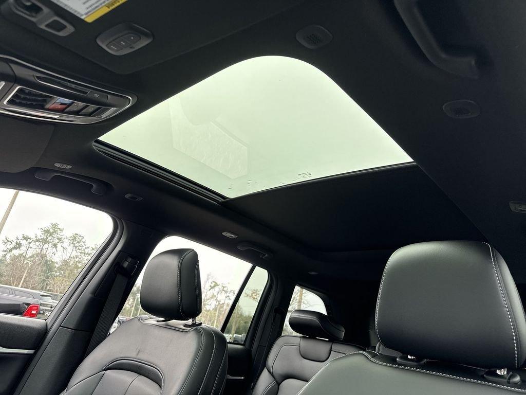 Jeep Grand Cherokee Limited 4X4 - Thumbnail 18