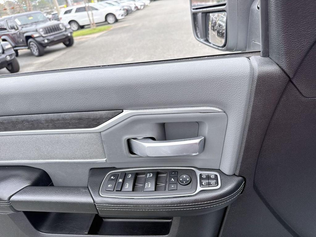 Ram 2500 Big Horn - Thumbnail 13