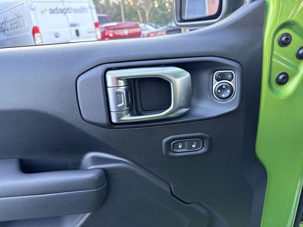 Jeep Wrangler 4-Door Sport S - Thumbnail 13