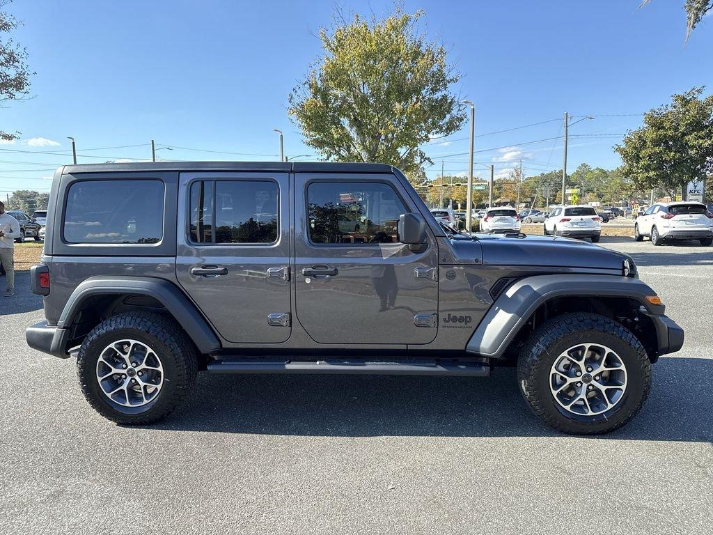 Jeep Wrangler 4-Door Sport S - Thumbnail 3