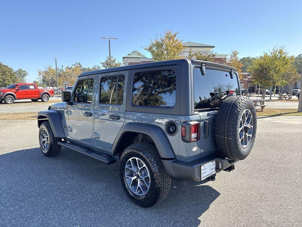 Jeep Wrangler 4-Door Sport S - Thumbnail 6