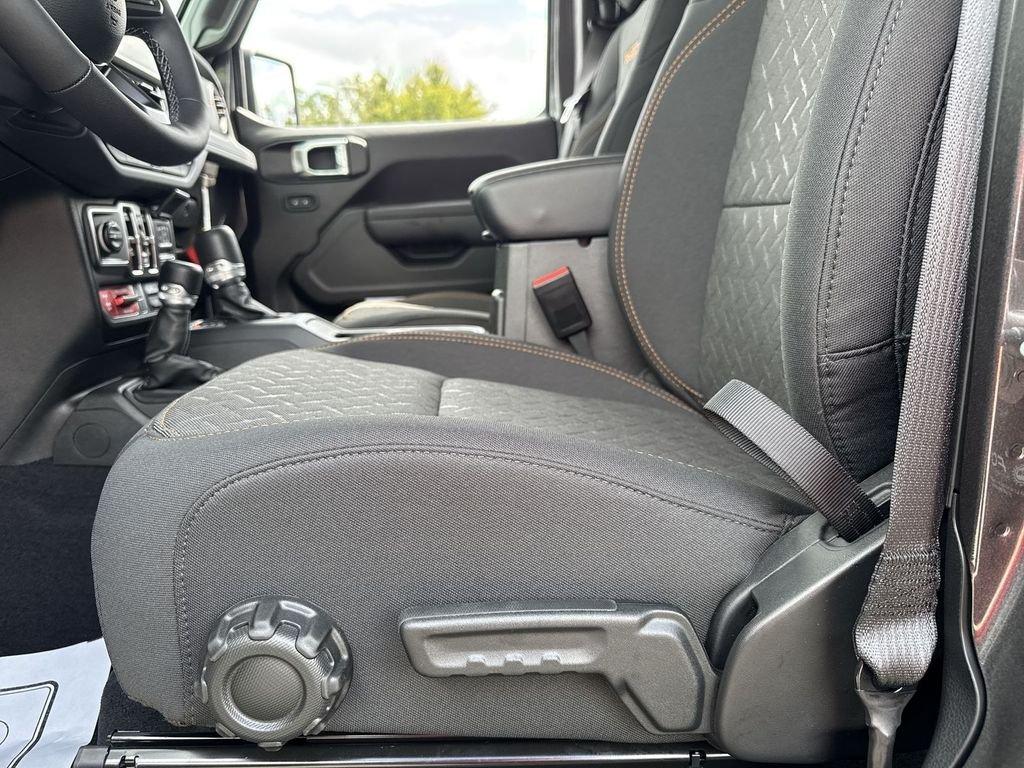 Jeep Gladiator Mojave 4X4 - Thumbnail 13