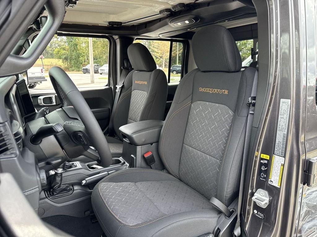 Jeep Gladiator Mojave 4X4 - Thumbnail 12