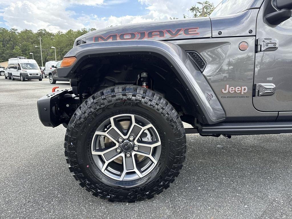 Jeep Gladiator Mojave 4X4 - Thumbnail 11