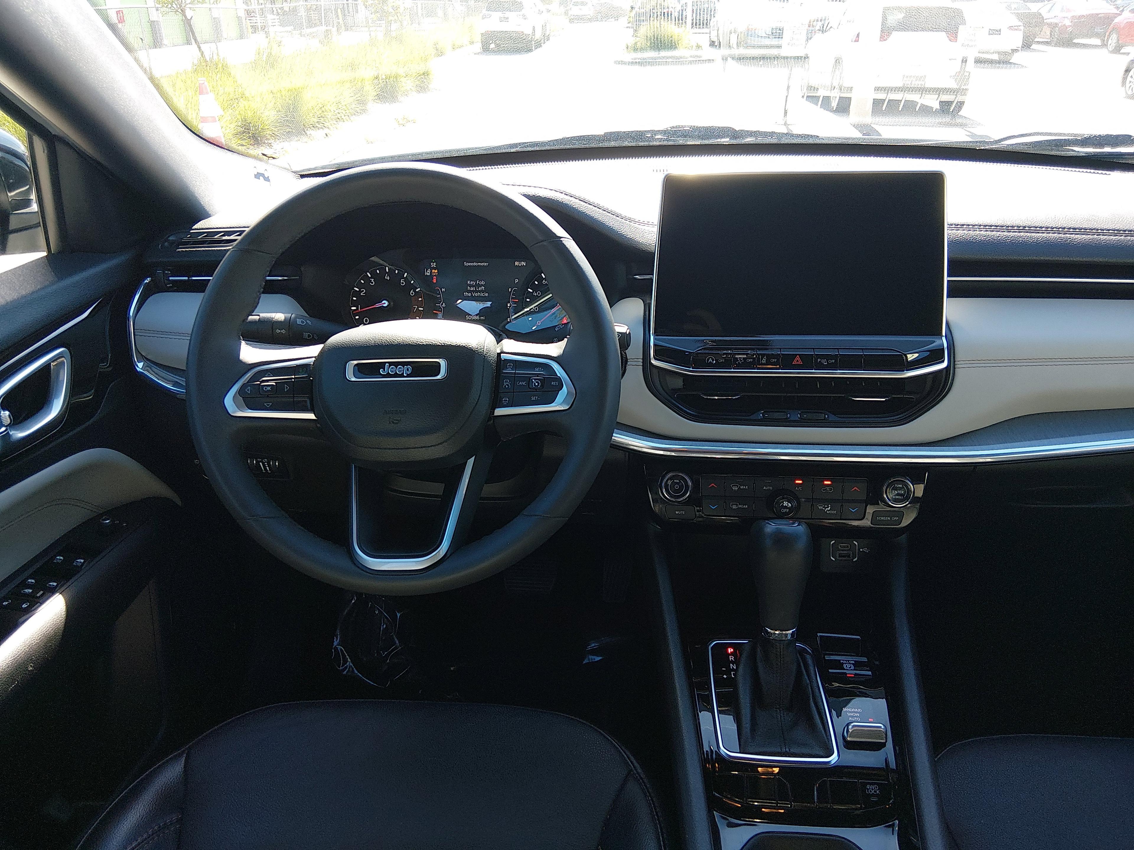 Jeep Compass Limited 4X4 - Thumbnail 12