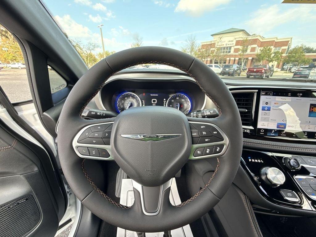 Chrysler Pacifica Pinnacle - Thumbnail 15