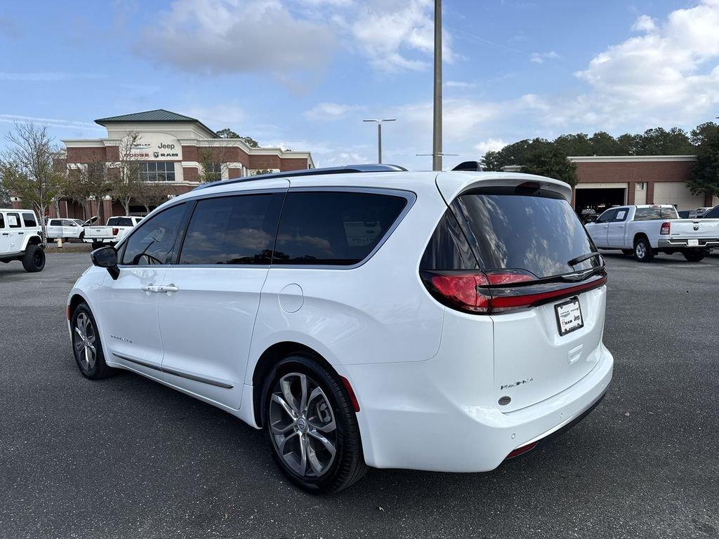 Chrysler Pacifica Pinnacle - Thumbnail 6