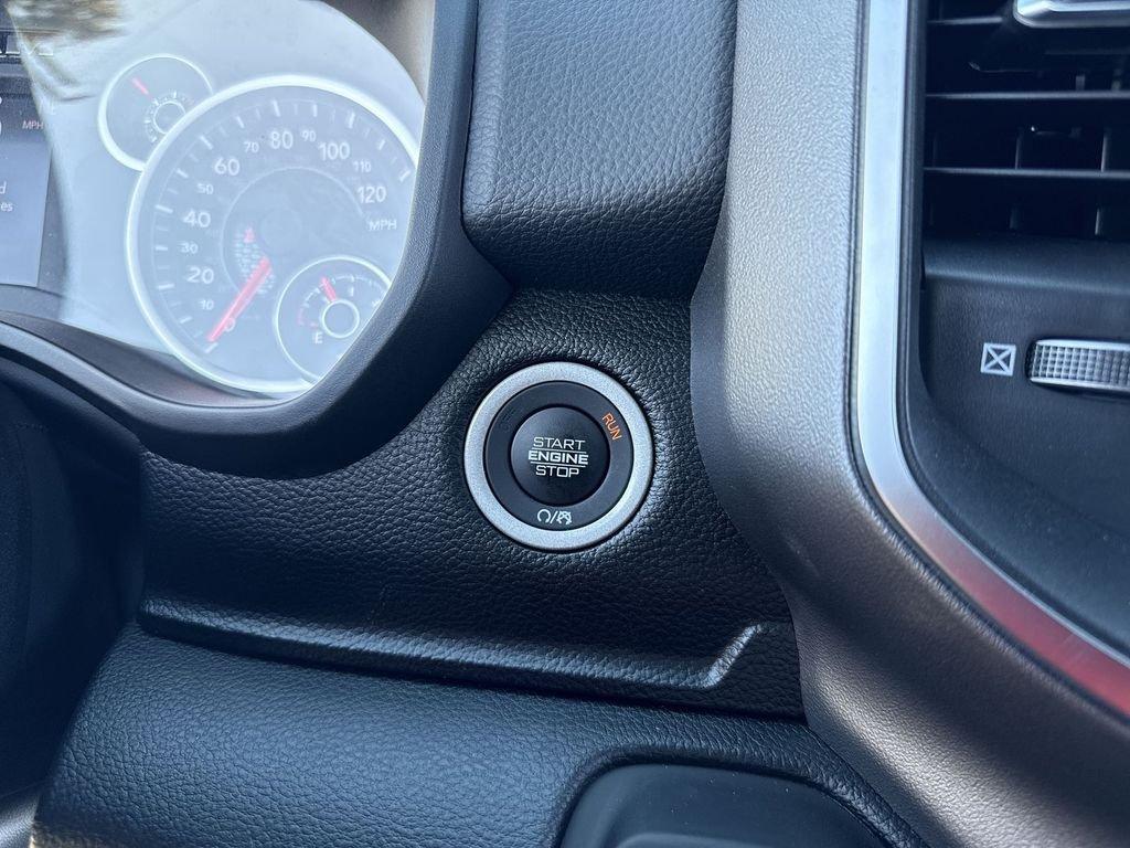 Ram 1500 Big Horn Crew Cab 4X4 5'7' Box - Thumbnail 18