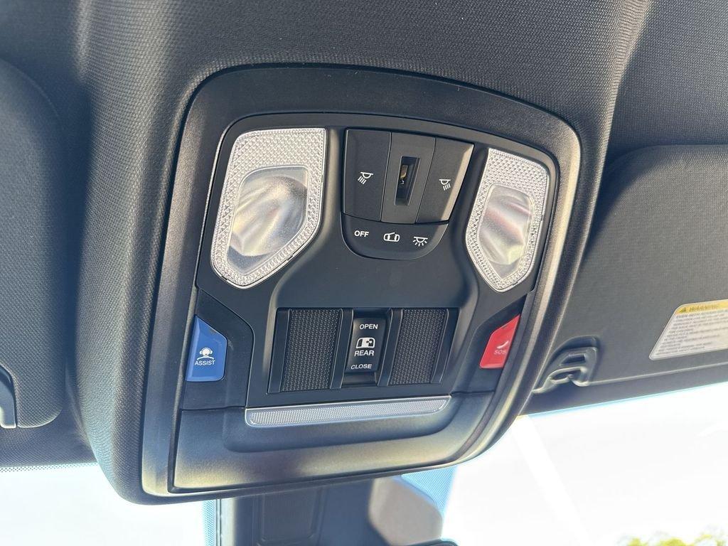 Ram 1500 Big Horn Crew Cab 4X4 5'7' Box - Thumbnail 16