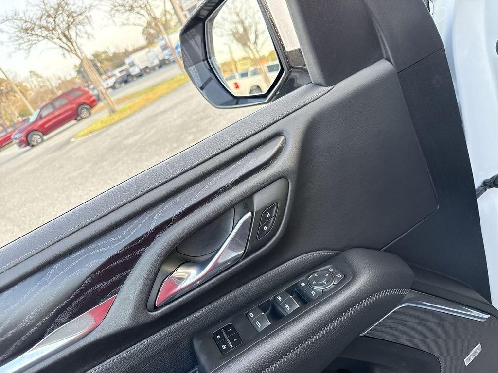 GMC Yukon Denali - Thumbnail 14