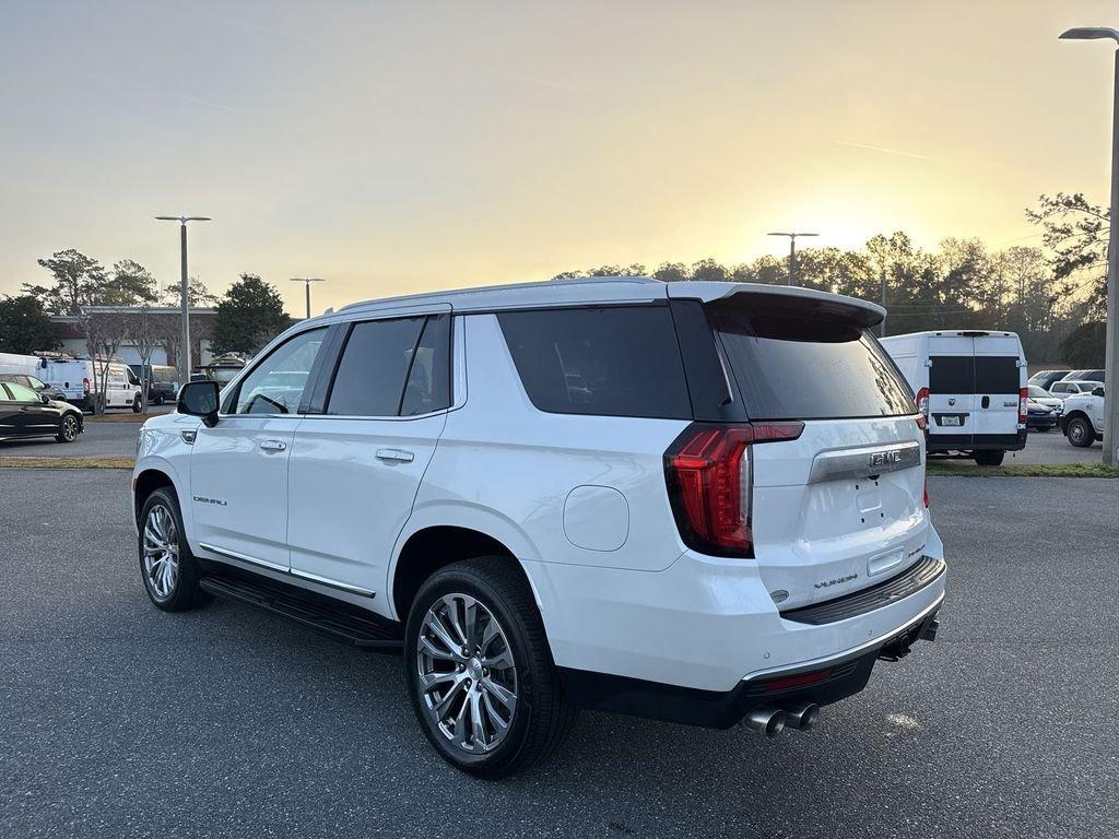 GMC Yukon Denali - Thumbnail 6