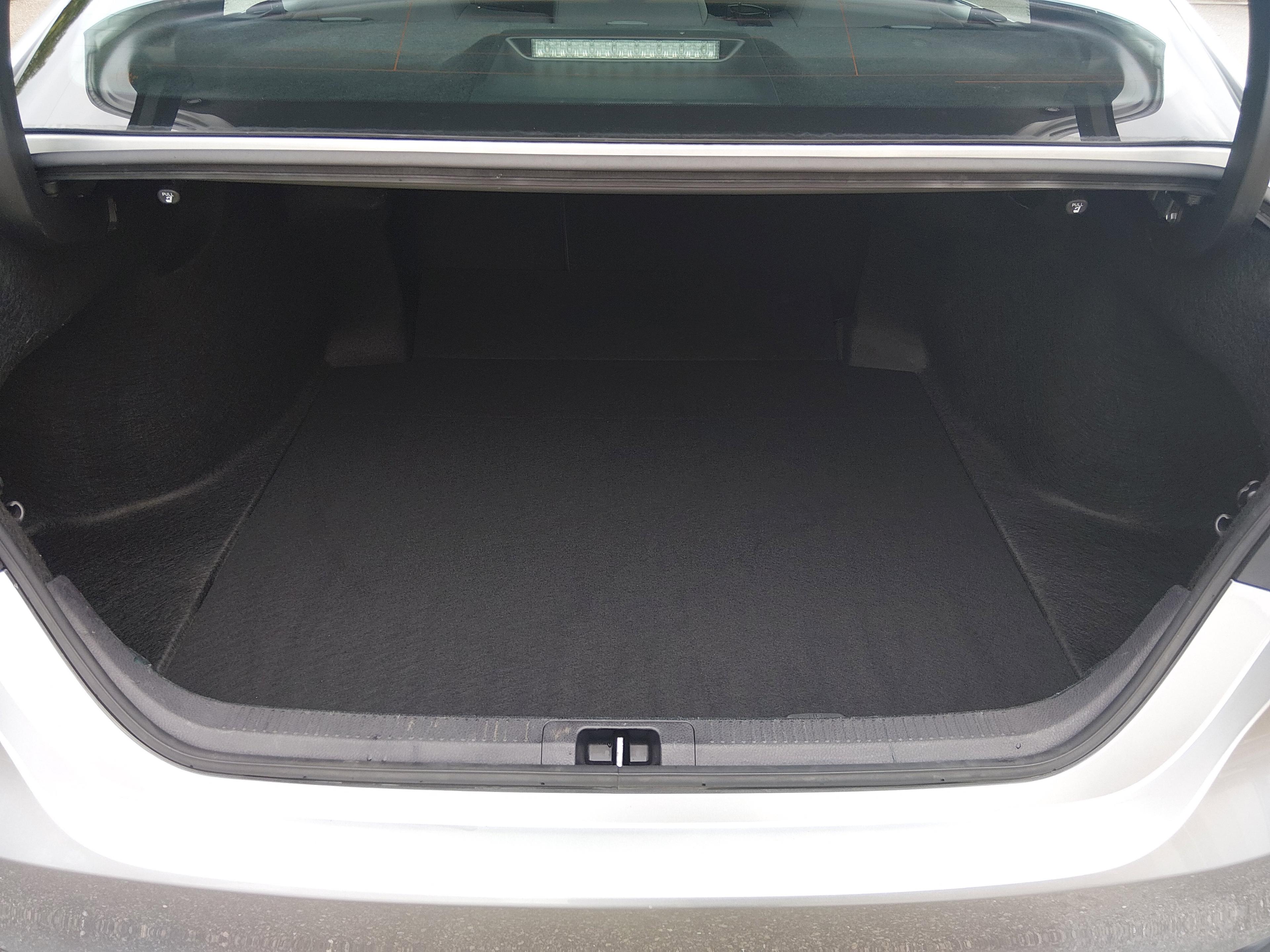 Toyota Camry Le Auto - Thumbnail 11