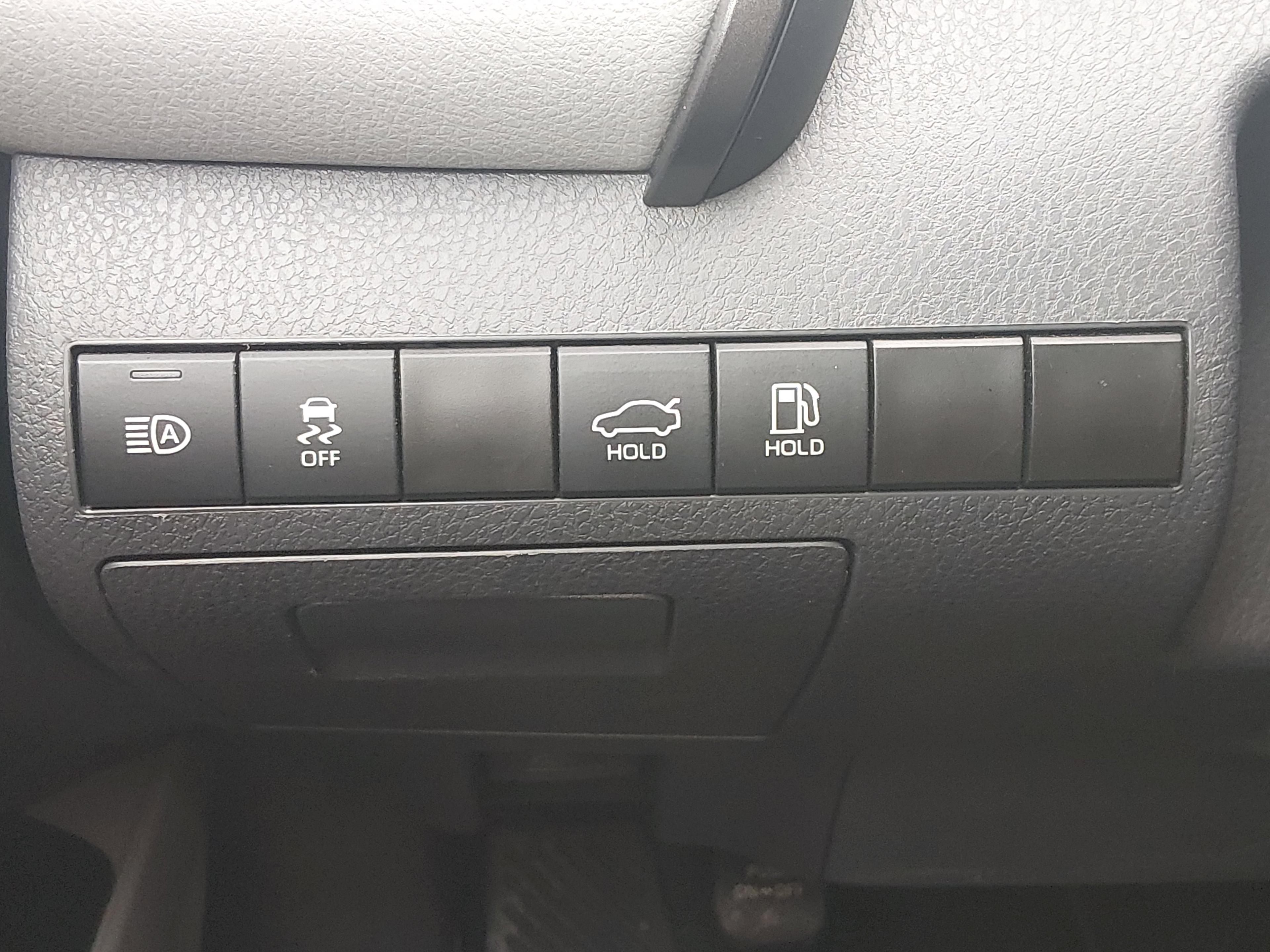 Toyota Camry Le Auto - Thumbnail 13