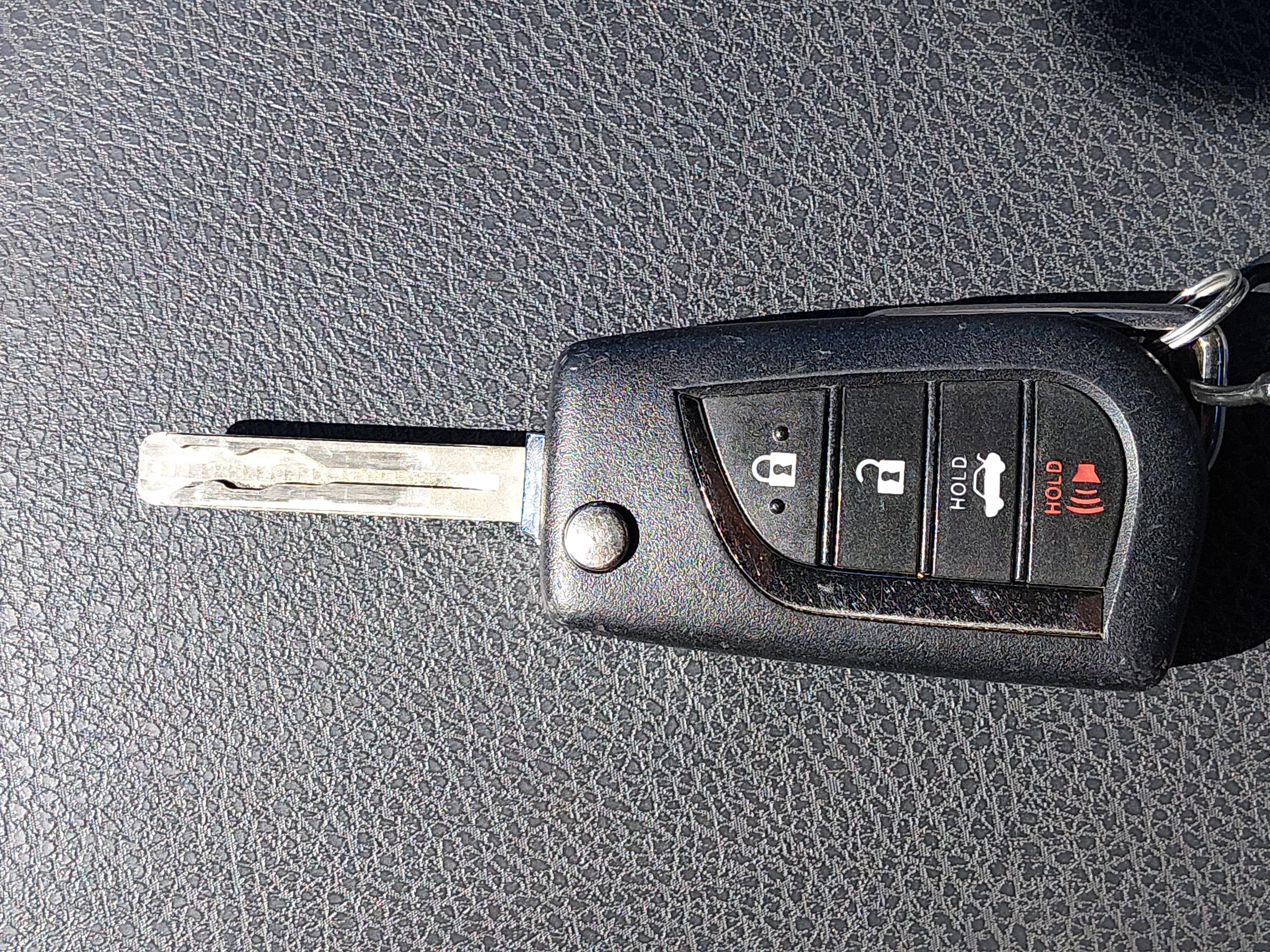 Toyota Camry Le Auto - Thumbnail 15