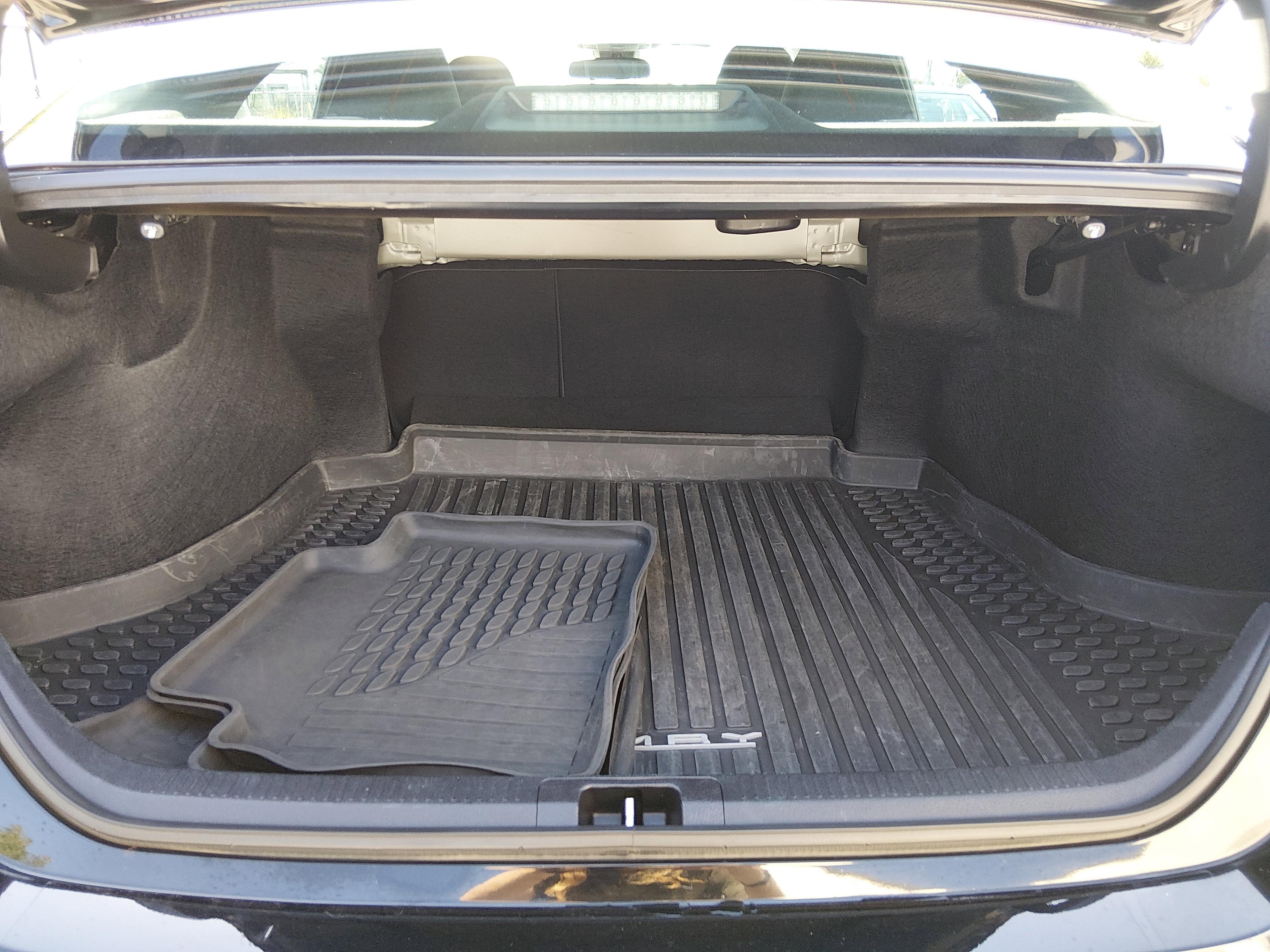 Toyota Camry Le Auto - Thumbnail 11