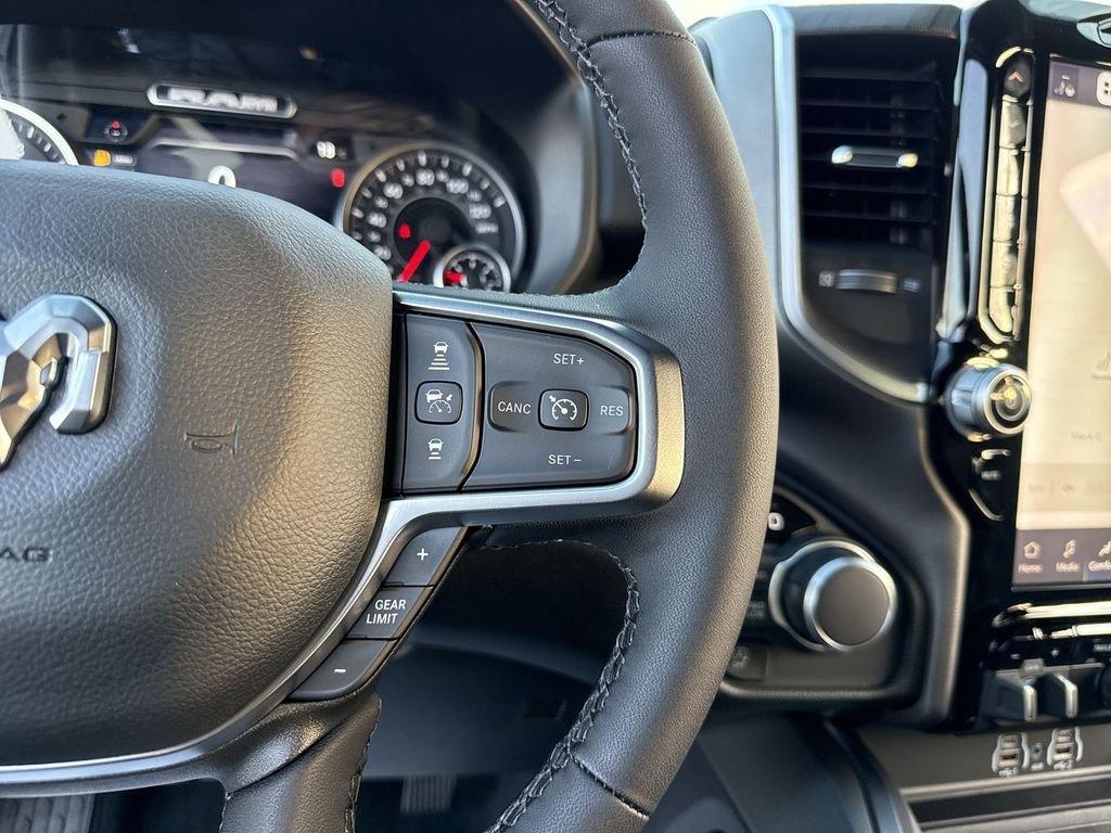 Ram 1500 Big Horn Crew Cab 4X4 5'7' Box - Thumbnail 16