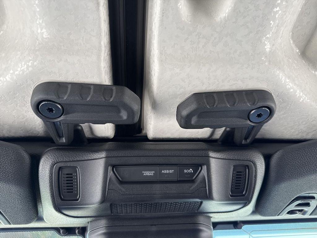 Jeep Gladiator Mojave 4X4 - Thumbnail 18