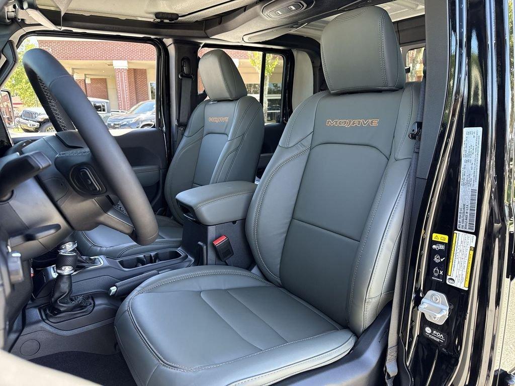 Jeep Gladiator Mojave 4X4 - Thumbnail 12