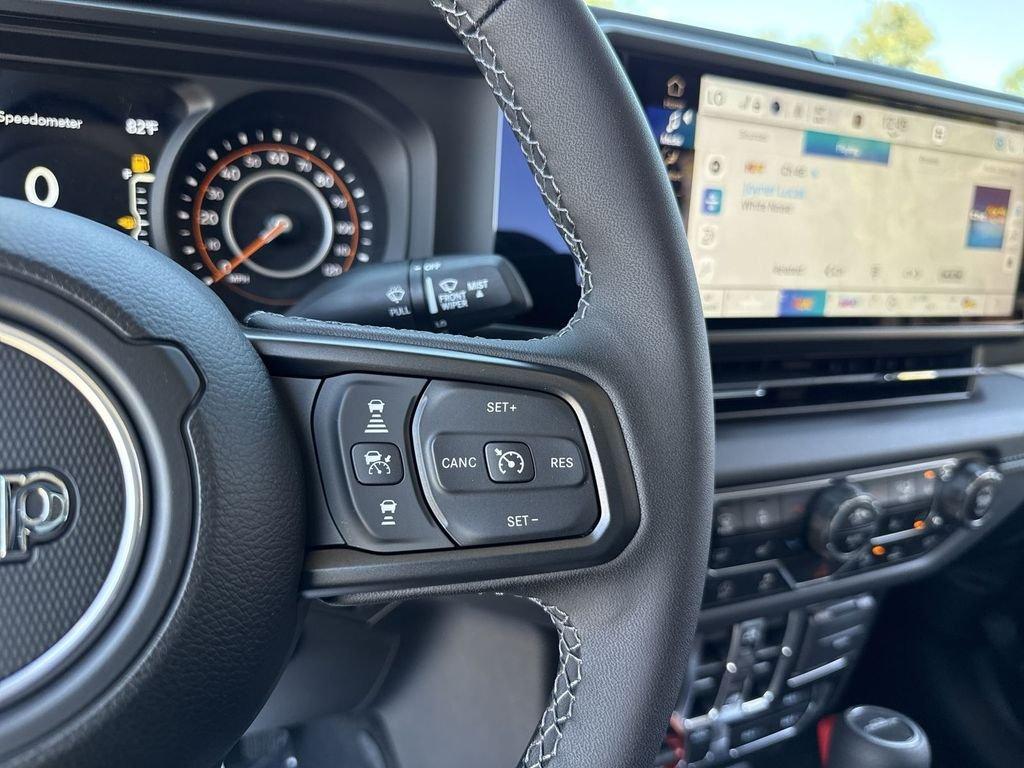 Jeep Gladiator Mojave 4X4 - Thumbnail 17