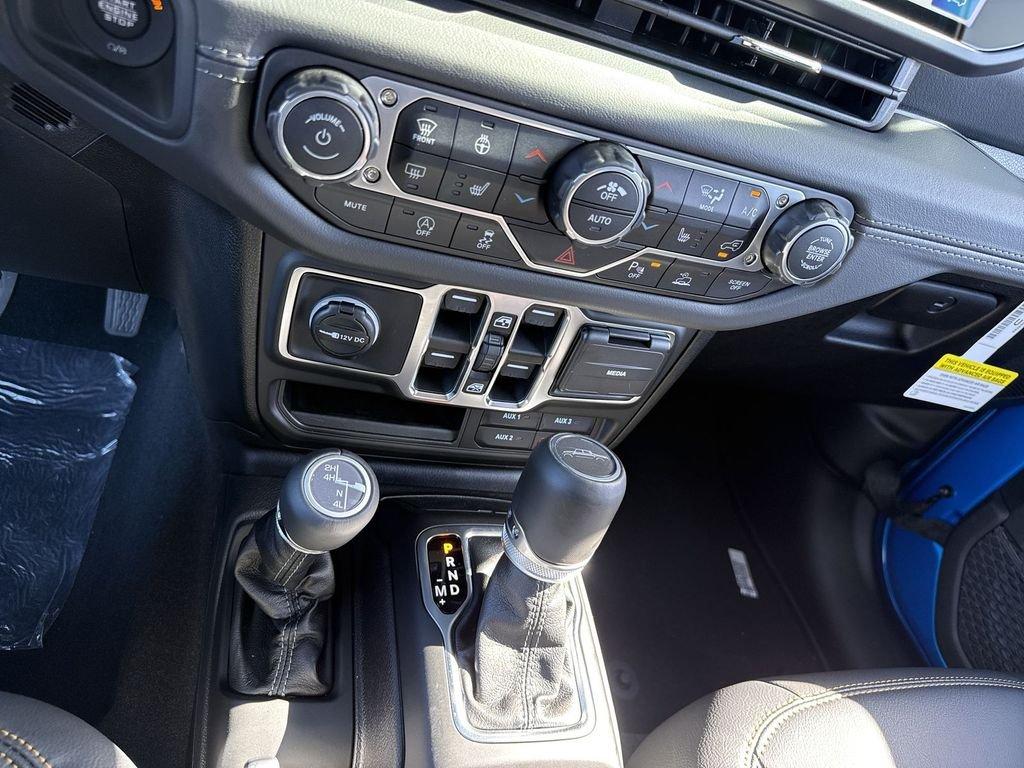 Jeep Gladiator Sahara 4X4 - Thumbnail 19