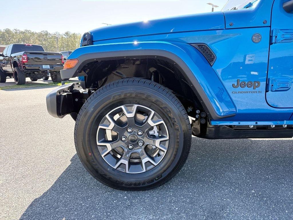 Jeep Gladiator Sahara 4X4 - Thumbnail 11