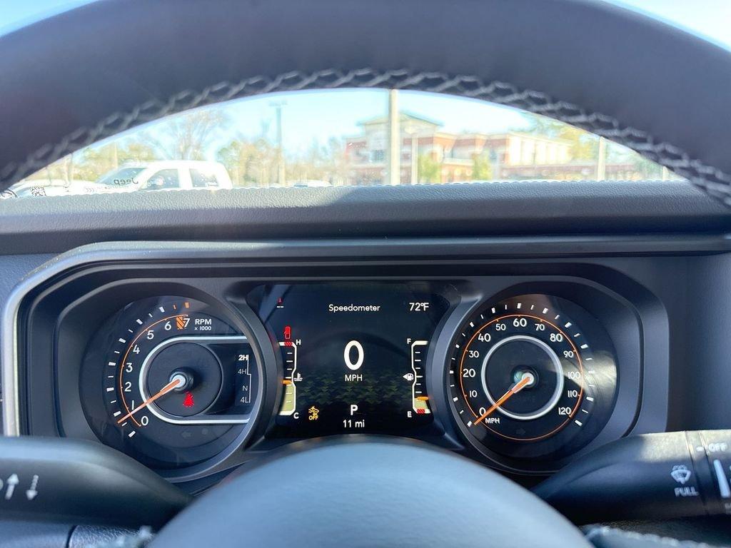 Jeep Gladiator Sahara 4X4 - Thumbnail 17