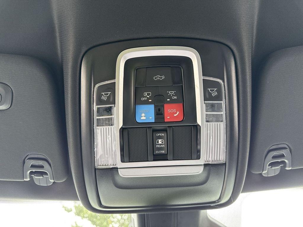 Ram 1500 Big Horn Crew Cab 4X4 5'7' Box - Thumbnail 18