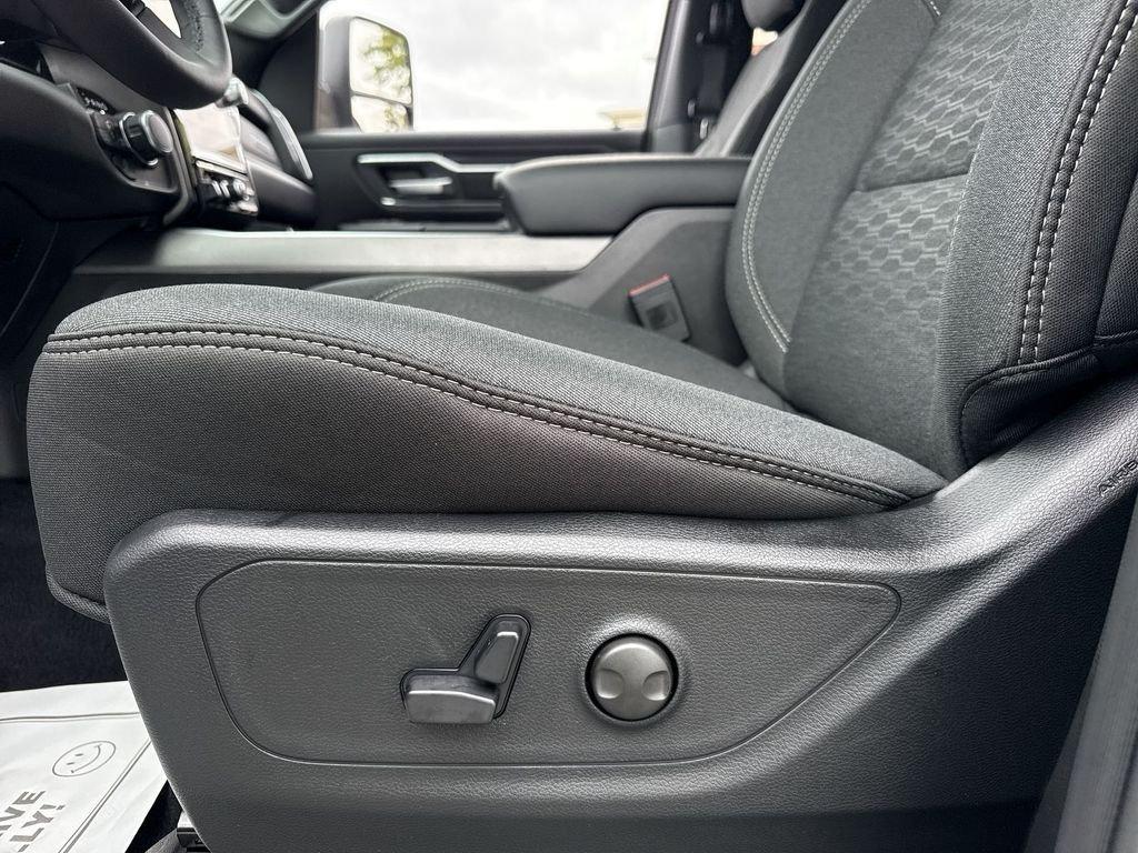 Ram 1500 Big Horn Crew Cab 4X4 5'7' Box - Thumbnail 13